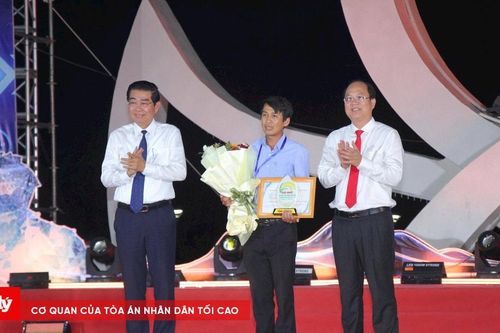 Tôn vinh giá trị hạt gạo Việt