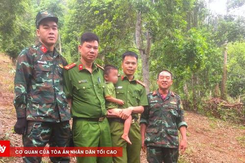 Xuyên đêm tìm kiếm bé trai 3 tuổi bị lạc trong khu vực khe suối