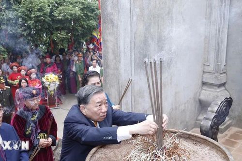 Toàn cảnh Lễ dâng hương tưởng niệm các Vua Hùng tại Phú Thọ