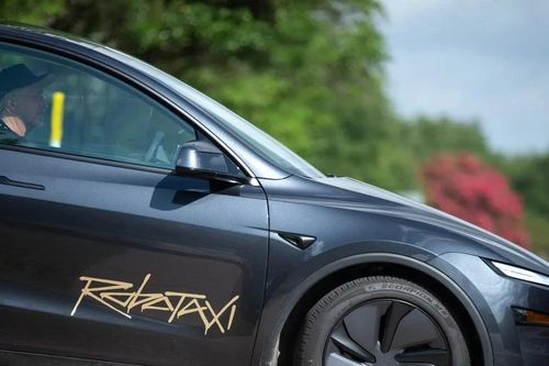 Robotaxi: Các hãng xe Trung Quốc trực diện thách thức Tesla