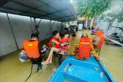 Kiểm tra, làm rõ việc chậm chi trả hỗ trợ người dân bị ảnh hưởng lũ lụt