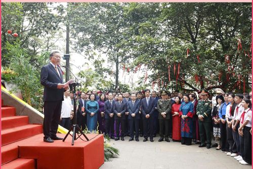 'Giữ nước và phát triển đất nước là trách nhiệm của các thế hệ hôm nay và mai sau'