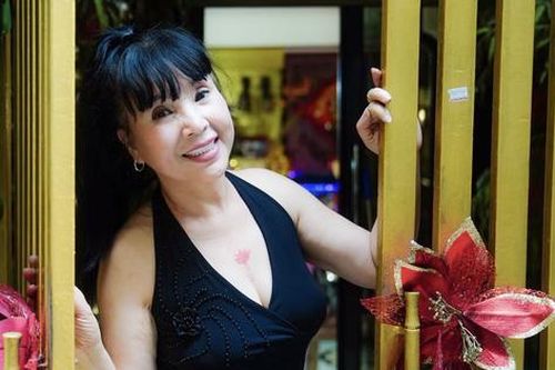 'Em bé Hà Nội' – NSND Lan Hương và cuộc sống bên trong nhà phố 50m2