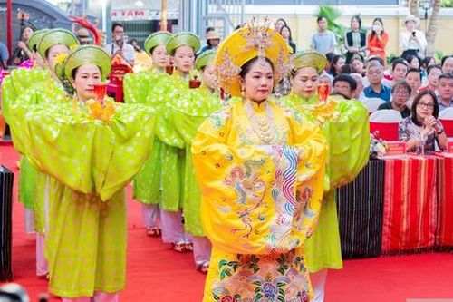Trang nghiêm Lễ dâng hương tưởng nhớ các Vua Hùng tại ngôi đình người Việt đầu tiên vùng Tây Nguyên