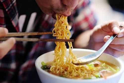 Thường xuyên ăn món quen thuộc vào bữa tối, người đàn ông trẻ tuổi suy giảm chức năng thận