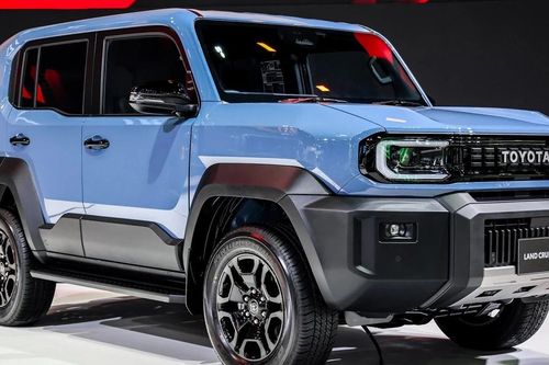 Giá 1,2 tỷ đồng, Toyota Land Cruiser FJ có cạnh tranh được với Ford Everest Sport?