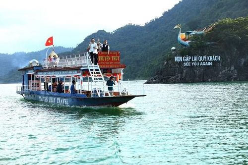 Du lịch Tuyên Quang 'bùng nổ' dịp Giỗ Tổ Hùng Vương