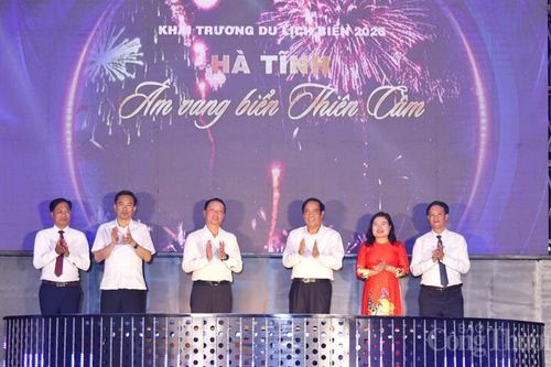 'Âm vang biển Thiên Cầm' mở đầu mùa du lịch Hà Tĩnh