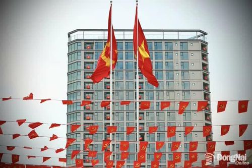 Phường Trấn Biên rực rỡ cờ hoa chào mừng kỷ niệm 30-4 và ngày Đồng Nai chính thức lên thành phố
