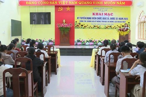 Gia Lai: Khai mạc kỳ tuyển dụng viên chức bác sĩ, dược sĩ năm 2025