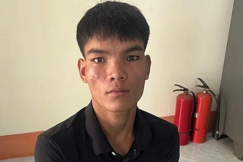 Vận động đối tượng gây tai nạn chết người trốn truy nã ra đầu thú