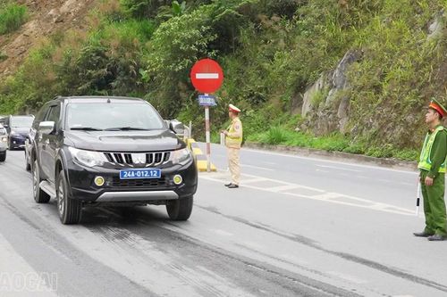 Lào Cai tăng cường bảo đảm an toàn giao thông tuyến đường đi Sa Pa