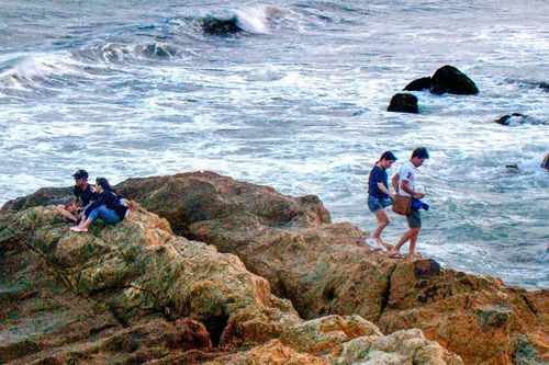 Bãi đá Ông Địa - Nơi biển thì thầm và đá kể chuyện
