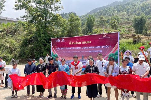 Khánh thành hai công trình cầu dân sinh, góp phần nâng cao đời sống người dân vùng cao