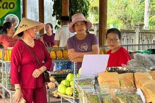 Phiên chợ vùng cao Khe Tre: Hướng về nguồn cội