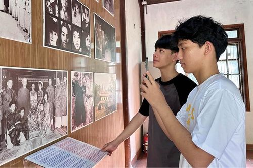 Các địa chỉ đỏ: Tiếp lửa lòng yêu nước