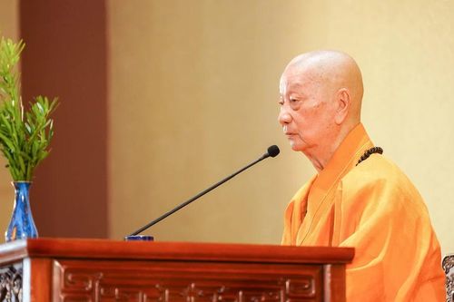 Đức Pháp chủ GHPGVN sách tấn Phật tử Đạo tràng Pháp Hoa nhân ngày giỗ Quốc Tổ Hùng Vương (10-3 Âm lịch)