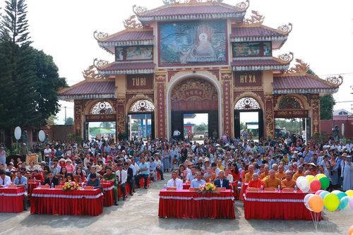 Quảng Ngãi: Chùa Tháp Kỳ Quang tổ chức Lễ giỗ Quốc Tổ Hùng Vương, trao học bổng đến học sinh