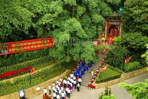 Giỗ Tổ Hùng Vương (chùm thơ)