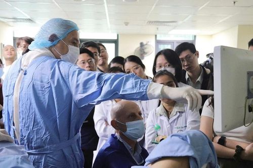 Từ triệu chứng ở phổi, phát hiện ung thư tiền liệt tuyến đã di căn