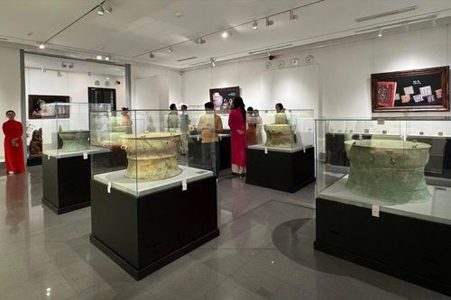 Khi cổ vật kể chuyện giao thoa