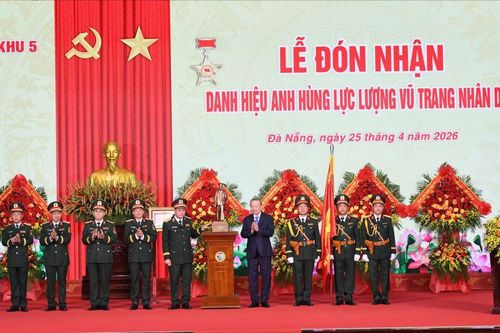 Quân khu 5 đón nhận danh hiệu anh hùng lực lượng vũ trang nhân dân