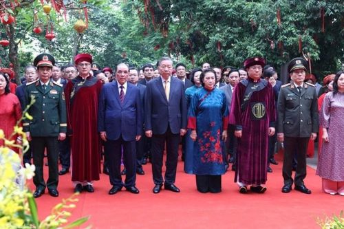 Tổng Bí thư, Chủ tịch nước Tô Lâm dâng hương Giỗ Tổ Hùng Vương
