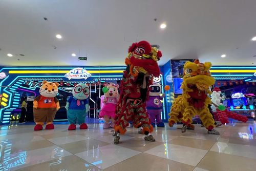 Hàng nghìn gia đình check-in ngày đầu khai trương Funny Kids Royal City