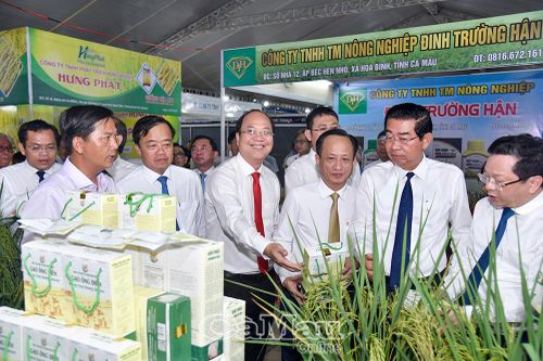 Lãnh đạo Trung ương và tỉnh ấn tượng với không gian trưng bày tại Tuần lễ Khoa học, Công nghệ - Văn hóa, Du lịch Cà Mau