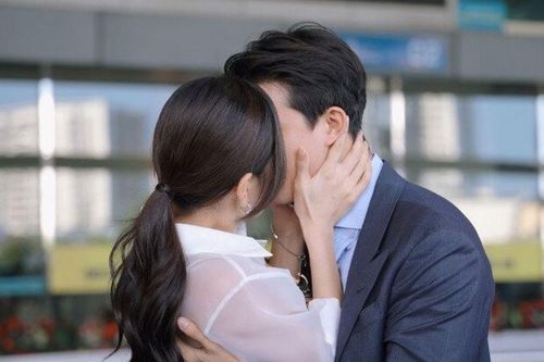 Người đẹp phim ngôn tình Việt hút 800 triệu lượt xem: 'Từ trước đến nay, tôi đóng cảnh hôn ít lắm, chỉ 'chụt' nhẹ thôi'