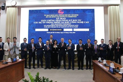 TP. HCM trao chứng nhận 4 dự án công nghệ cao với tổng vốn 1,23 tỷ USD