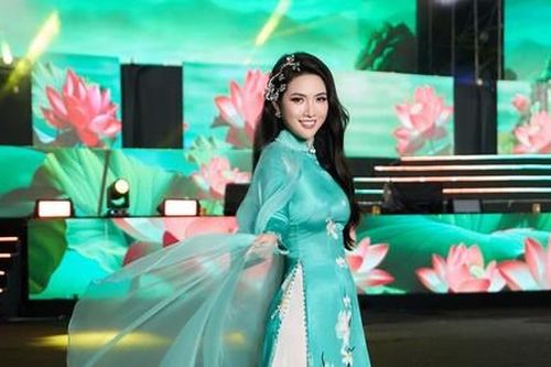 Hoa hậu Phan Thị Mơ cùng hơn 400 nghệ sĩ trình diễn tại Lễ hội Hoa Lư 2026