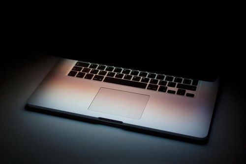 Máy tính shutdown hay sleep tốt hơn?