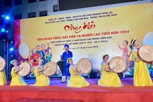 Rộn ràng Liên hoan tiếng hát dân ca người cao tuổi phường Hồng Hà năm 2026