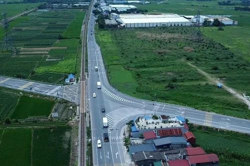 Hiện trạng tỉnh lộ 485B ở Ninh Bình vướng 'nút thắt' đường sắt, xe cộ phải quay đầu đi vòng