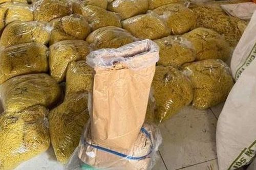 Triệt phá cơ sở sản xuất hơn 2.800 tấn mì tươi sử dụng hàn the và thủy tinh lỏng