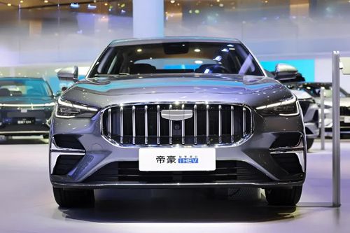 Geely ra mắt xe hybrid mới, chạy 100 km chỉ tốn 2,2 lít xăng