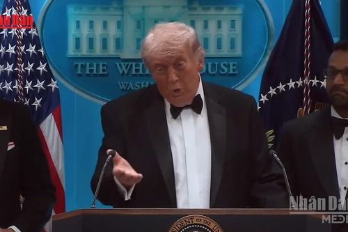 [Video] Tổng thống Mỹ D. Trump kêu gọi Iran chủ động 'gọi điện' đàm phán