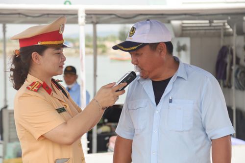 Gác cho dân vui lễ an ninh, an toàn
