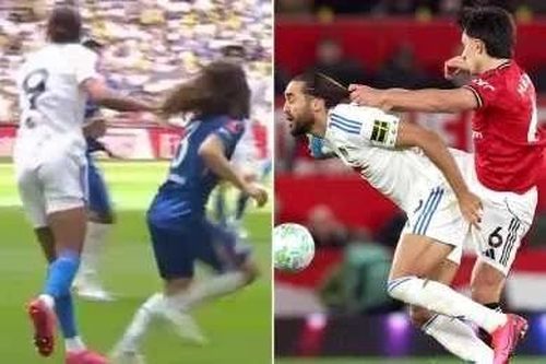 Pha kéo tóc ở trận Chelsea thắng Leeds khiến CĐV Man Utd nổi giận