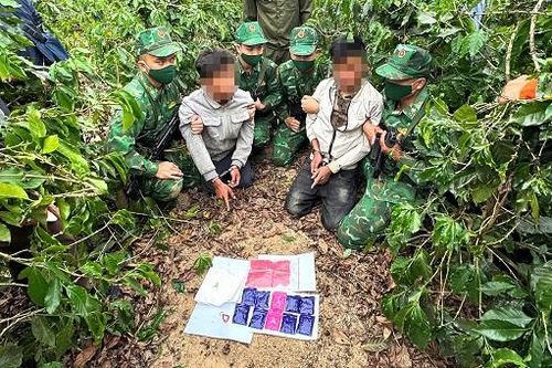 Liên tiếp bắt giữ các vụ vận chuyển ma túy, pháo nổ ở biên giới Quảng Trị