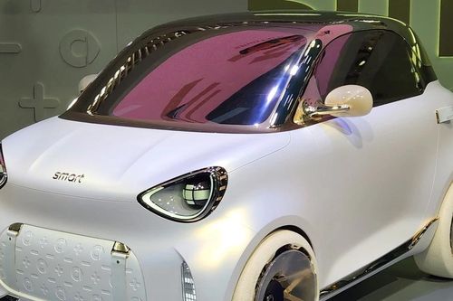 Mẫu xe điện mini 2 chỗ đi được 300 km mỗi lần sạc