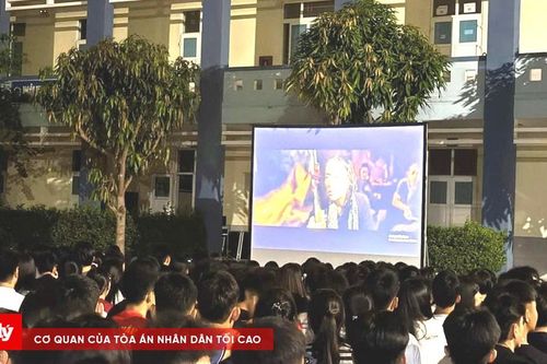 Thắp lửa truyền thống từ những thước phim lịch sử