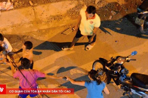 Triệu tập nhóm thanh niên hành hung nam sinh trường nghề Hàng Giang