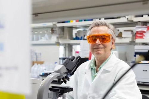 Canada ghi nhận ca HIV đầu tiên thuyên giảm bền vững sau ghép tủy xương