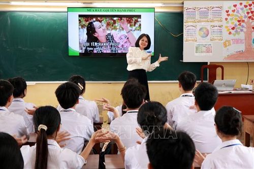 Xây dựng lớp học thân thiện, khuyến khích sự sẻ chia và hợp tác
