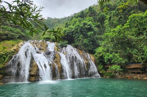Ngắm mây trên đỉnh Sa Mù, trải nghiệm thác Tà Puông tuyệt đẹp giữa núi rừng Quảng Trị