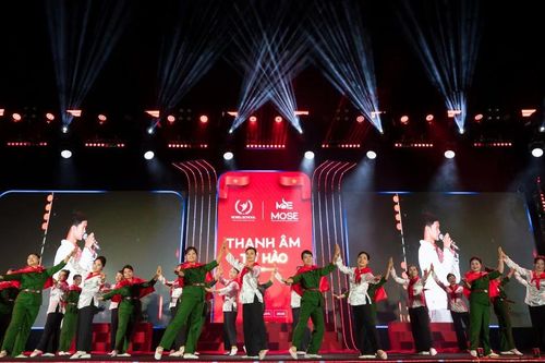 Sắc đỏ tháng Tư lan tỏa trong trường học