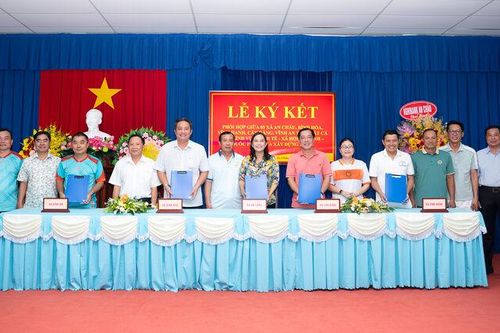 Đảng ủy các xã An Châu, Bình Hòa, Cần Đăng, Vĩnh Hanh, Vĩnh An ký kết chương trình phối hợp