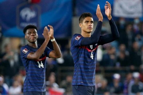 MU nhắm chiêu mộ tiền vệ Aurelien Tchouameni: Sức nặng từ thông điệp của Raphael Varane